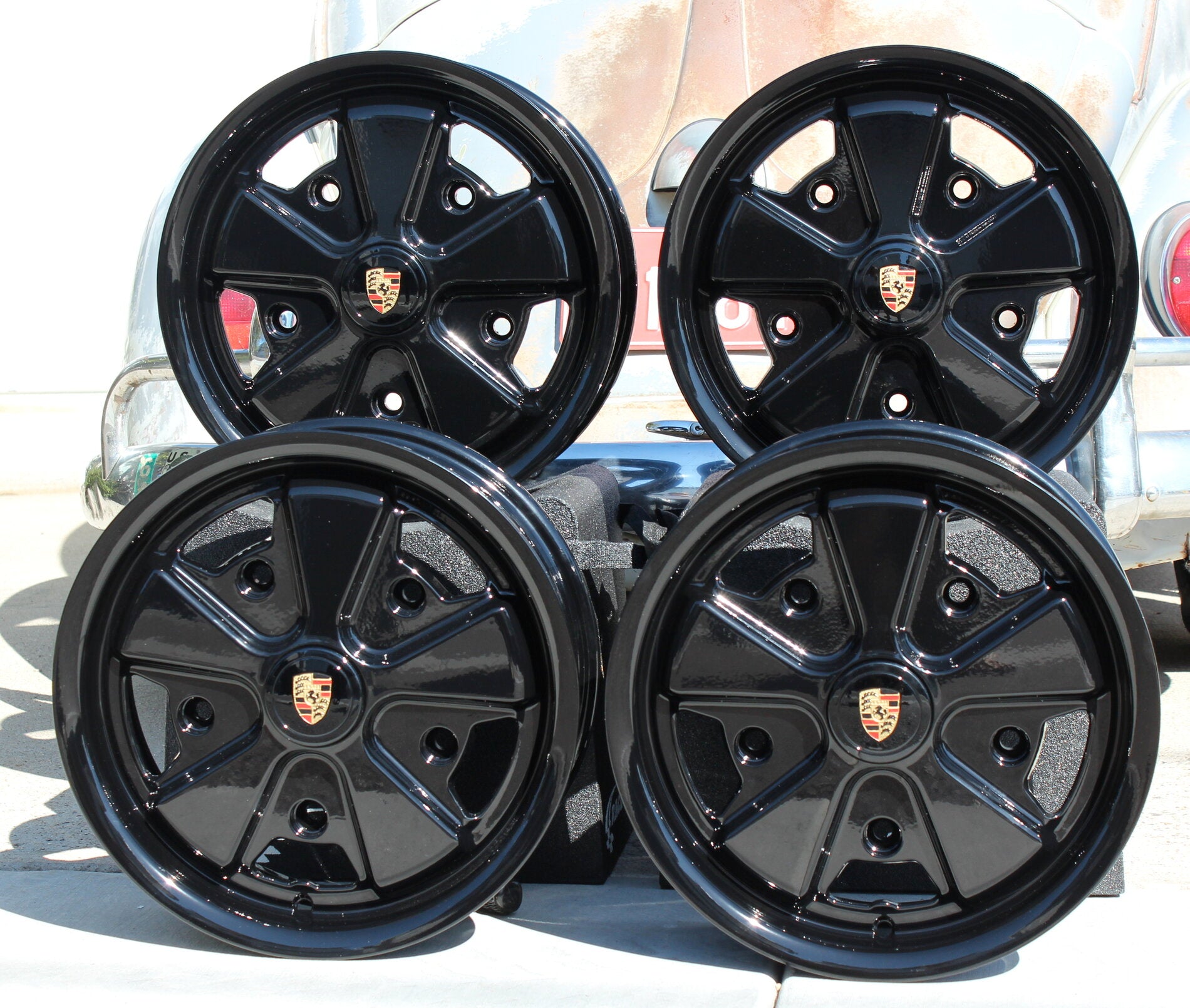 AVW 5x205 Piano Gloss Black VW Fuchs Wheelset – Aircooled Vintage