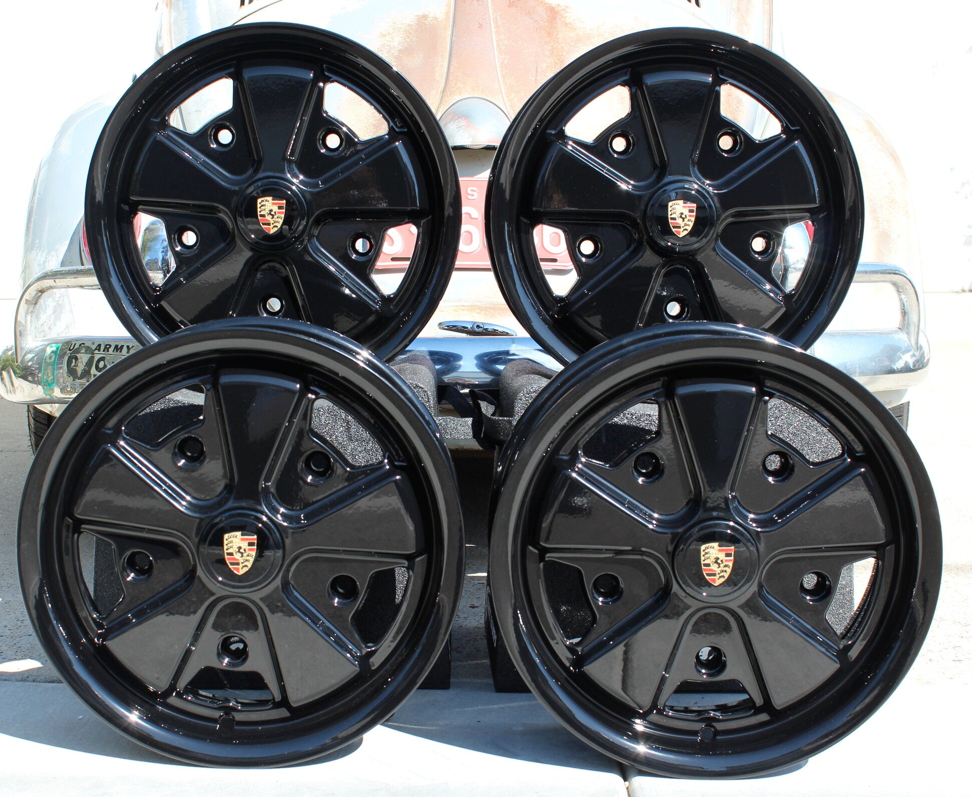 AVW 5x205 Piano Gloss Black VW Fuchs Wheelset – Aircooled Vintage